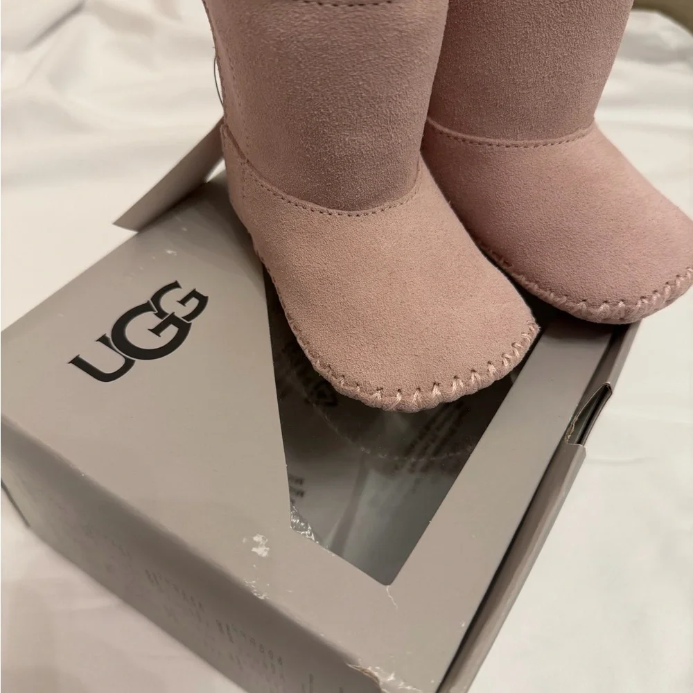 UGG Soft Pink Infant Booties 0-6 M - Picture 2 of 9